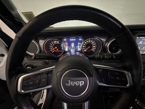 Used 2021 Jeep Wrangler Unlimited Sahara AWD/4WD image 13