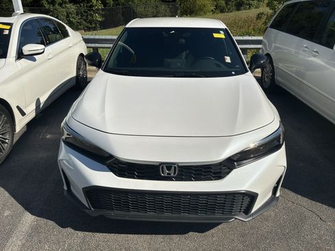 Used 2025 Honda Civic Sport image 2