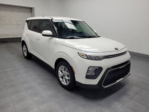 Used 2020 Kia Soul S FWD image 13
