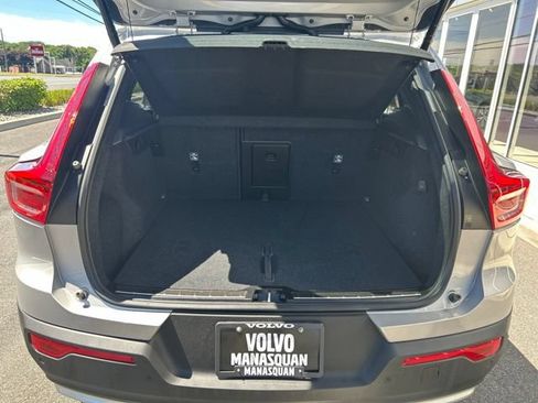 Certified 2025 Volvo XC40 B5 Plus AWD/4WD image 11
