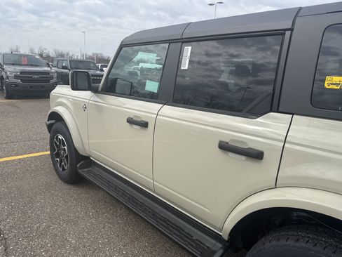 New 2026 Ford Bronco Outer Banks image 4