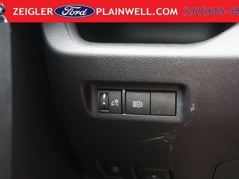 Used 2023 Toyota RAV4 LE AWD/4WD image 18