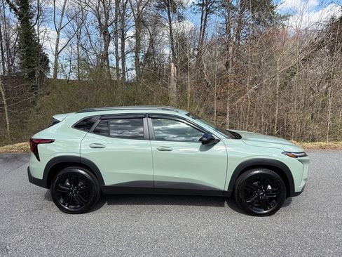 Used 2025 Chevrolet Trax ACTIV image 5