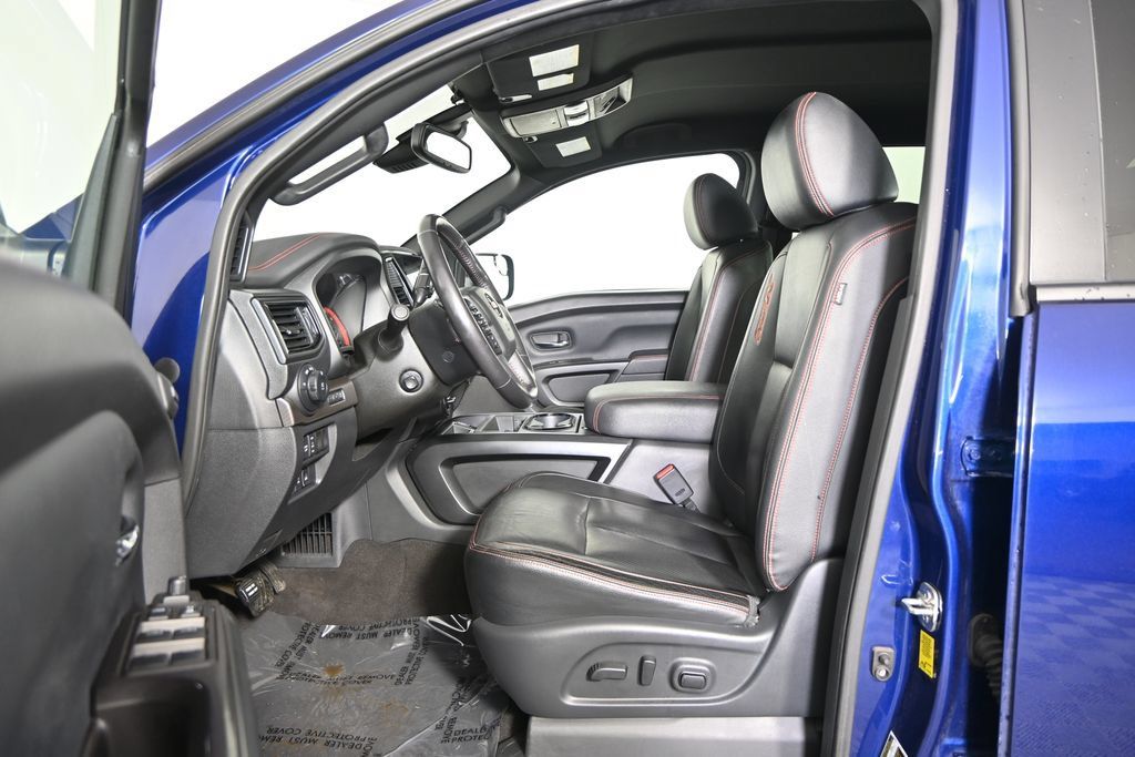 Used 2020 Nissan Titan PRO-4X w/ Pro-4x Convenience Package AWD/4WD image 21