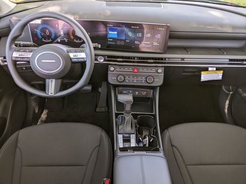 New 2026 Hyundai Tucson SE image 12