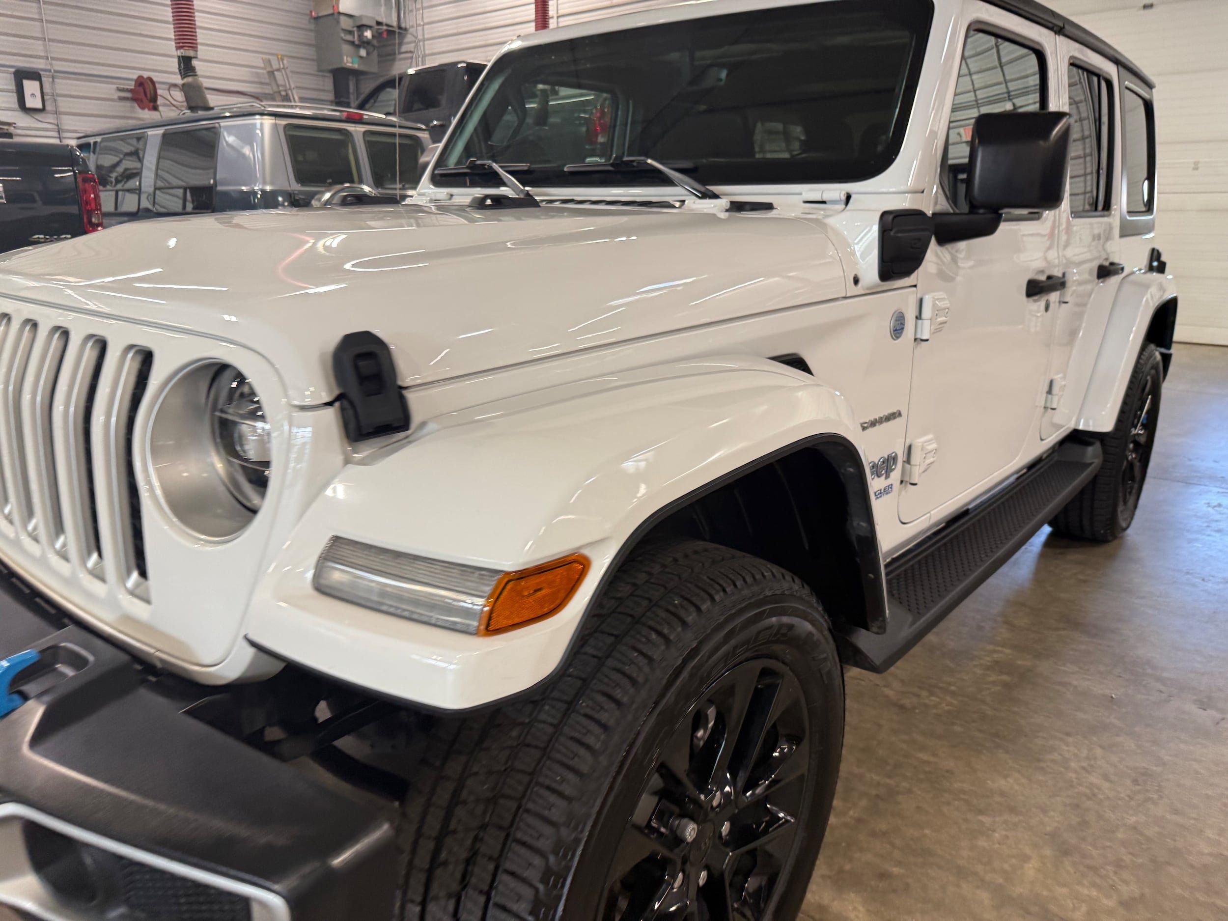Used 2022 Jeep Wrangler Unlimited Sahara w/ Cold Weather Group AWD/4WD image 40