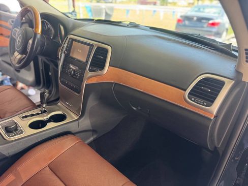 Used 2012 Jeep Grand Cherokee Overland AWD/4WD image 10