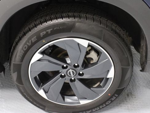 Certified 2024 Nissan Rogue SV AWD/4WD image 18