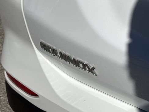 Used 2023 Chevrolet Equinox LS w/ Driver Confidence II Package image 7