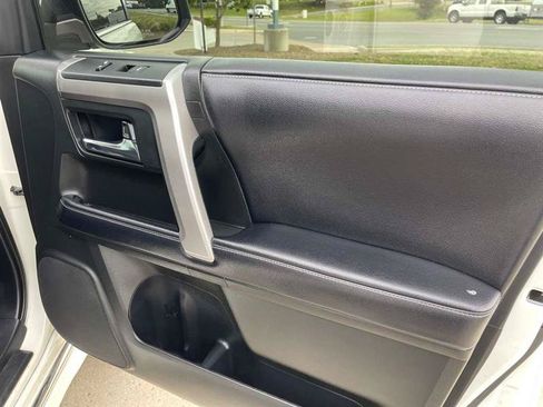 Used 2018 Toyota 4Runner Limited AWD/4WD image 92