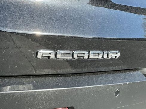 Used 2023 GMC Acadia SLT image 34