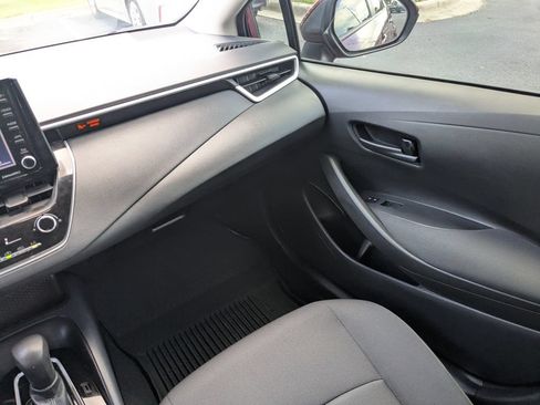 Used 2022 Toyota Corolla LE FWD image 18