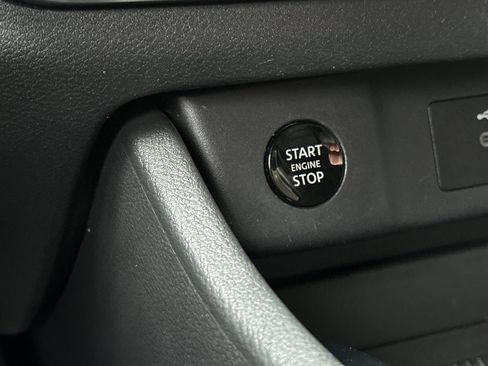 Used 2024 Nissan Rogue SV image 25