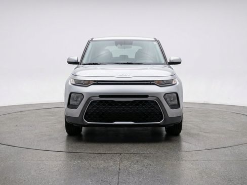 Used 2025 Kia Soul LX w/ LX Technology Package FWD image 2