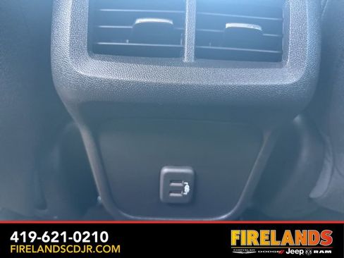 Used 2023 Chevrolet Equinox LT image 6