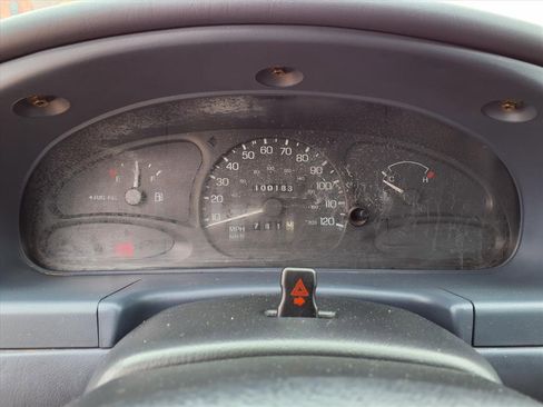 Used 1999 Ford Escort LX image 8