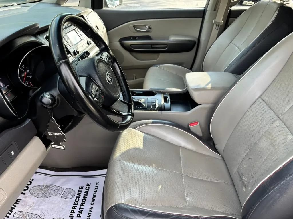Used 2016 Kia Sedona LX w/ LX Essentials Premium Package FWD image 10