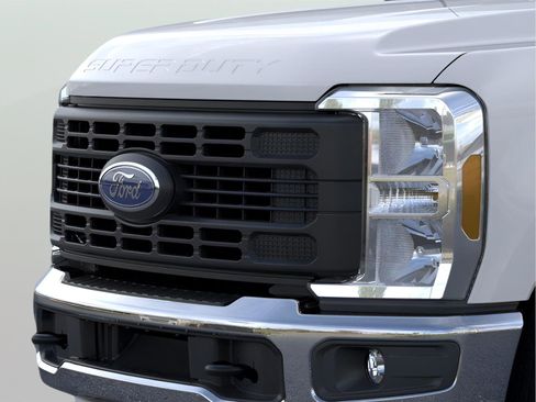 New 2025 Ford F250 XL w/ XL Chrome Package image 68