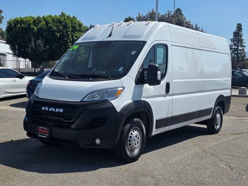 Used 2024 RAM ProMaster 2500 w/ Convenience Group FWD image 10
