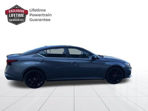Used 2022 Nissan Altima 2.5 SR w/ Midnight Edition Package FWD image 6
