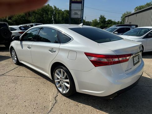 Used 2014 Toyota Avalon Limited FWD image 5