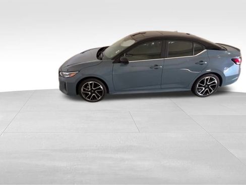 Certified 2024 Nissan Sentra SR w/ SR Premium Package image 2