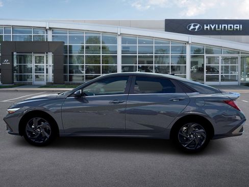 New 2026 Hyundai Elantra SEL Sport FWD image 3