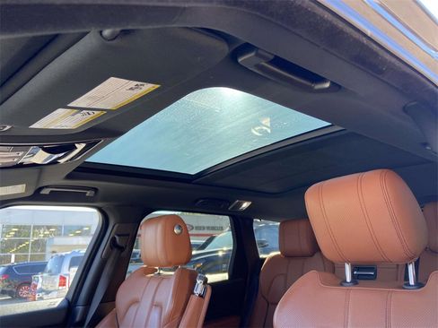 Used 2017 Land Rover Range Rover Sport Supercharged image 18