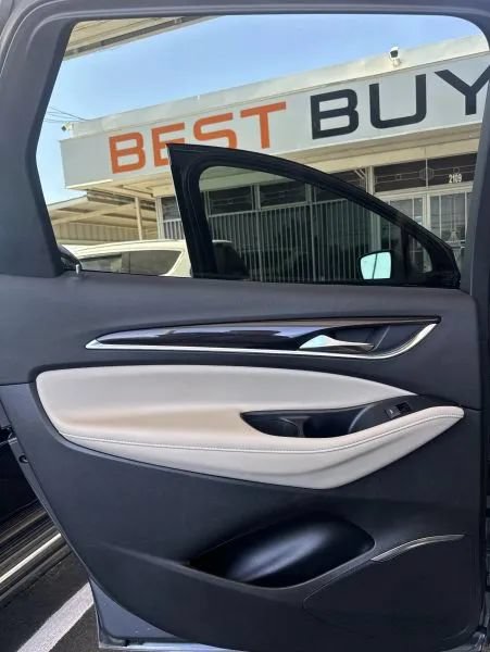 Used 2021 Buick Enclave Essence FWD image 21