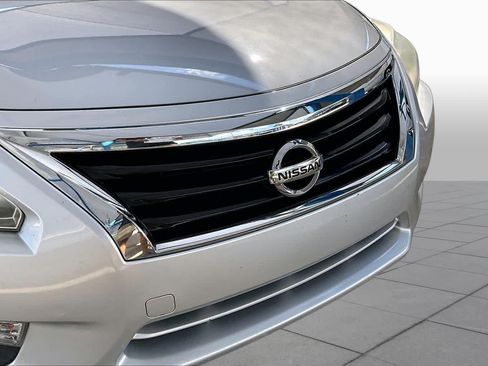 Used 2013 Nissan Altima 2.5 SL w/ Technology Pkg FWD image 30