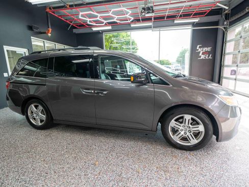 Used 2011 Honda Odyssey Touring image 5