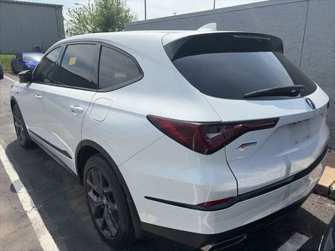 Used 2024 Acura MDX A-Spec image 2