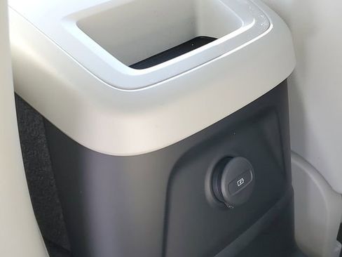 New 2026 Volvo XC60 T8 Ultra w/ Protection Package Premier image 29