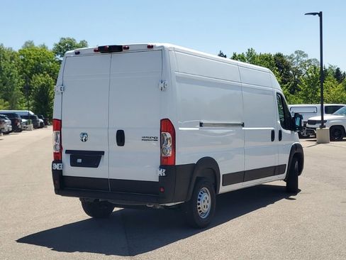 Used 2026 RAM ProMaster 2500 w/ Convenience Group FWD image 2