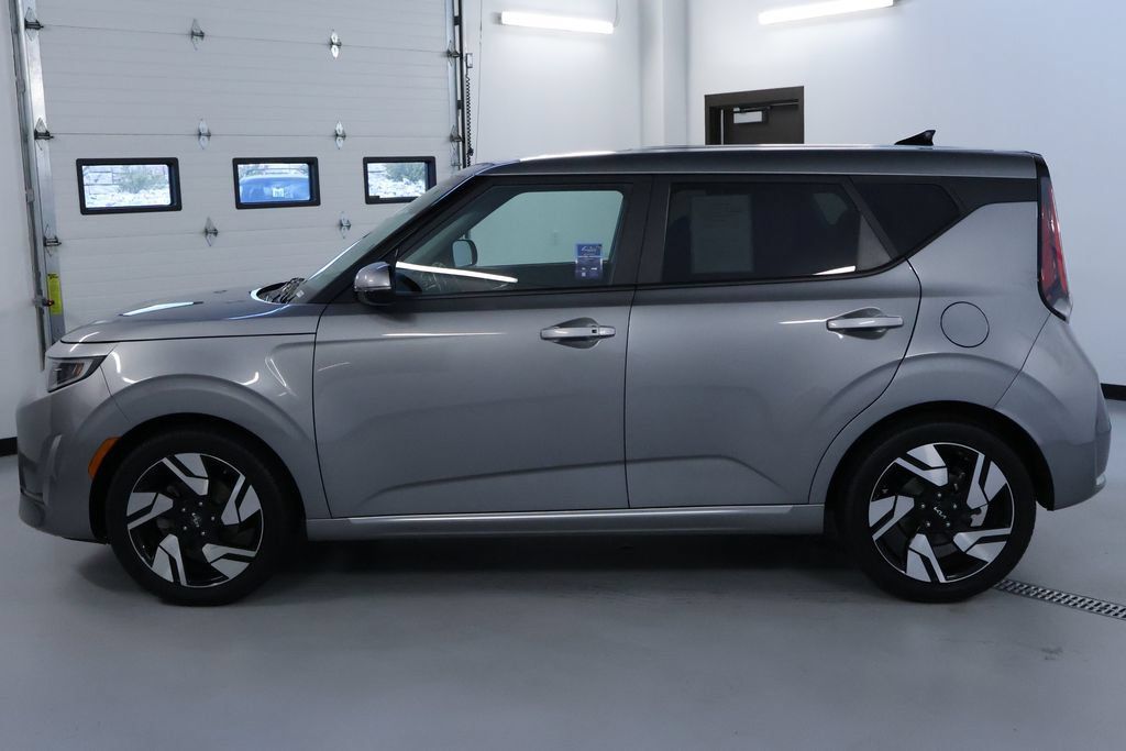 Used 2023 Kia Soul GT-Line w/ GT-Line Technology Package FWD image 4