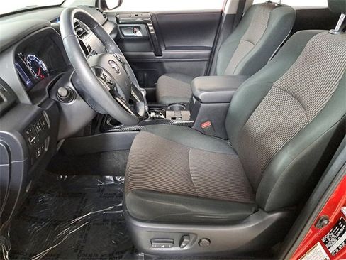 Used 2022 Toyota 4Runner TRD Off-Road image 19