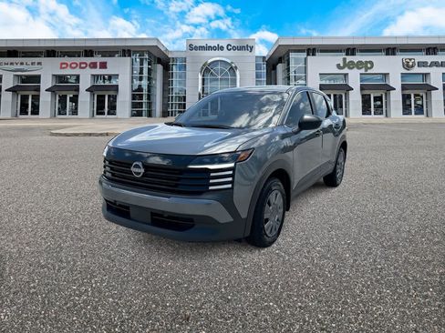Used 2025 Nissan Kicks S FWD image 4