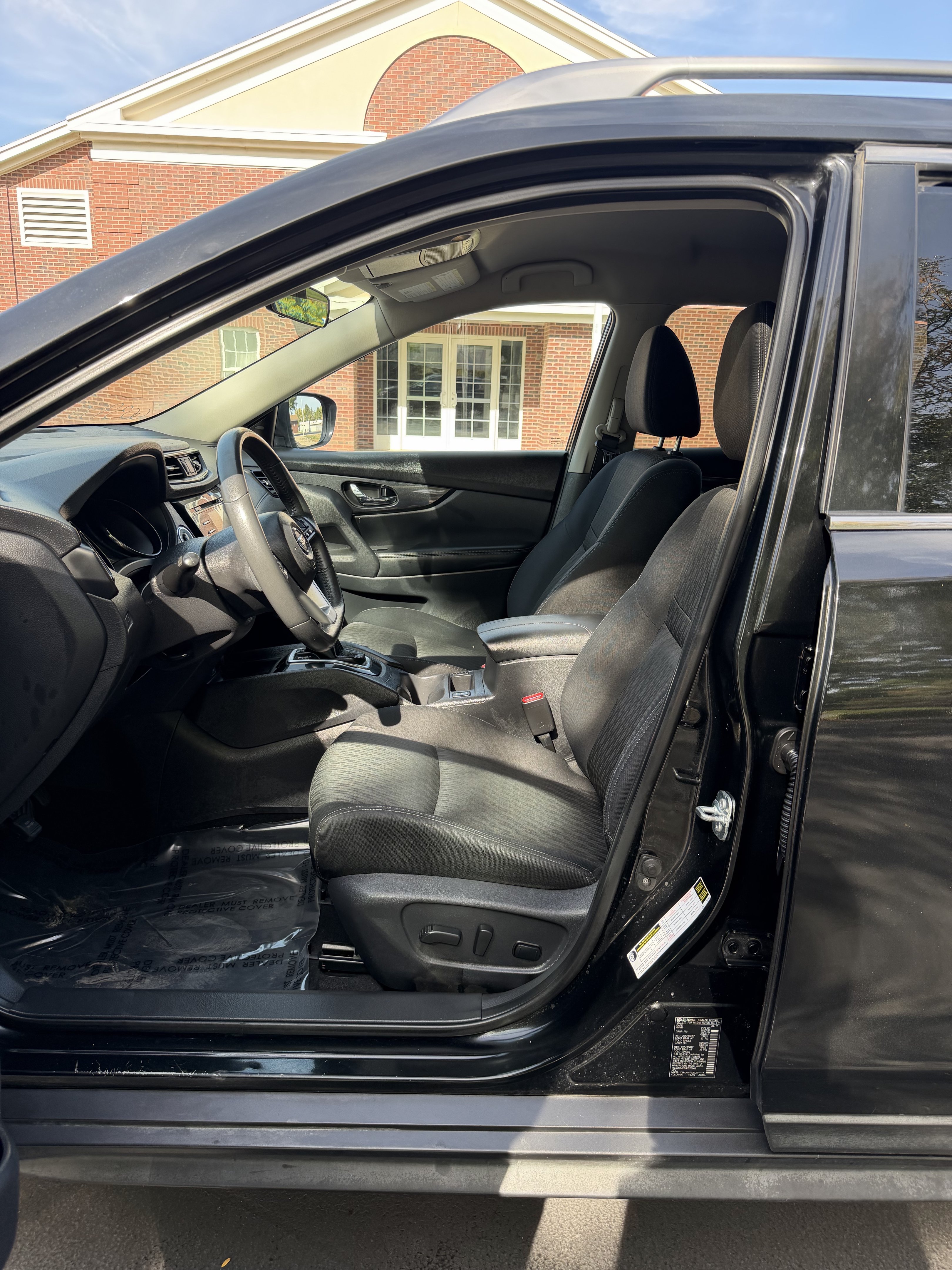 Used 2017 Nissan Rogue SV AWD/4WD image 17