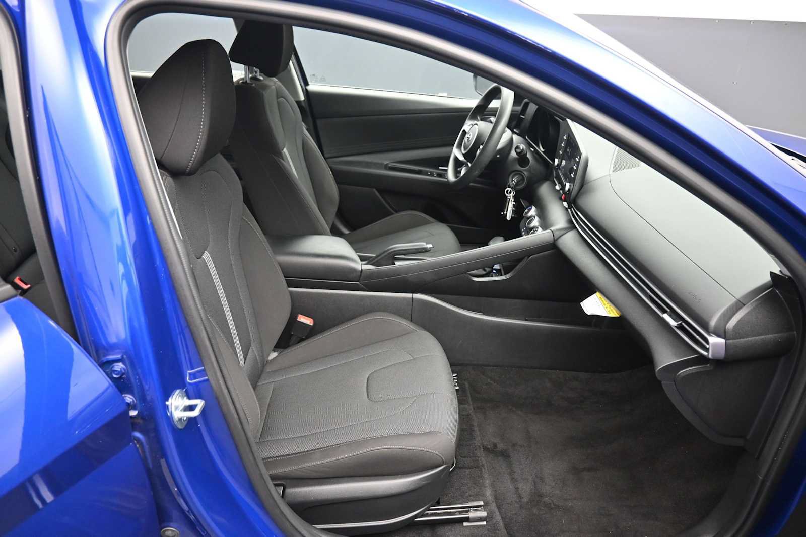 Certified 2023 Hyundai Elantra SE FWD image 23