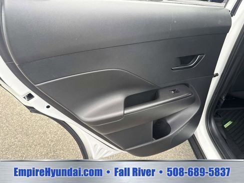 Used 2024 Hyundai Kona SEL AWD/4WD image 14
