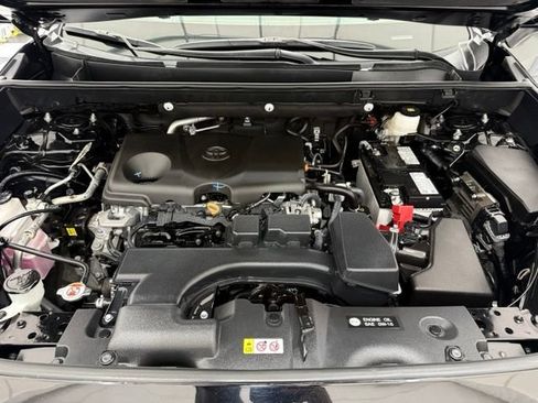 Used 2024 Toyota RAV4 XLE FWD image 8