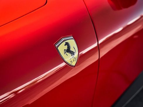 Used 2024 Ferrari Roma Spider RWD image 11