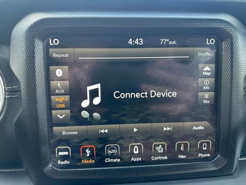 Used 2018 Jeep Wrangler Unlimited Sahara w/ Dual Top Group AWD/4WD image 20