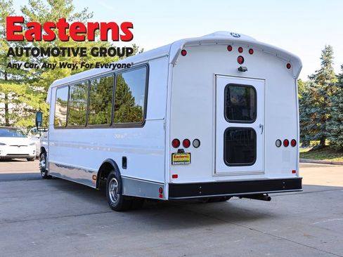 Used 2016 Ford E-450 and Econoline 450 Super Duty w/ Shuttle Bus Prep Package RWD image 38