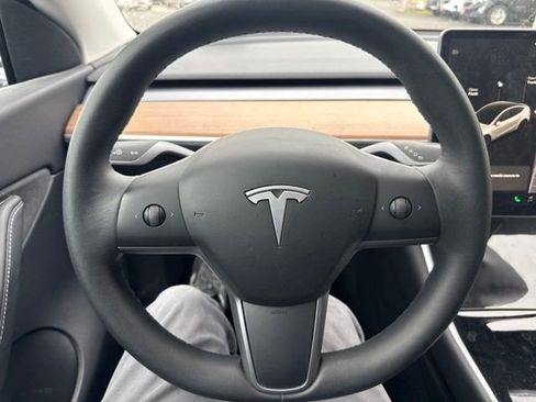 Used 2020 Tesla Model Y Long Range AWD/4WD image 19