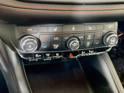 Used 2023 Dodge Durango GT AWD/4WD image 16