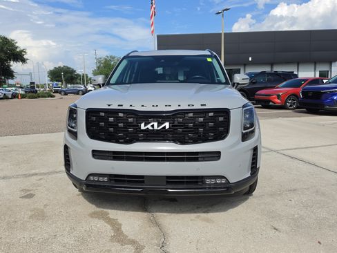 Certified 2022 Kia Telluride SX w/ Nightfall Edition Package AWD/4WD image 3