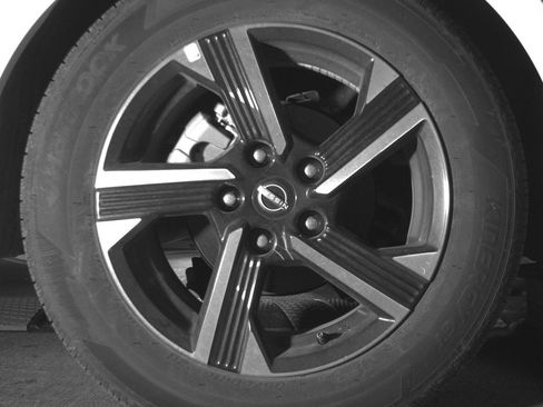 Used 2025 Nissan Sentra SV FWD image 15