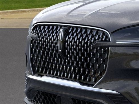 New 2026 Lincoln Aviator AWD image 39