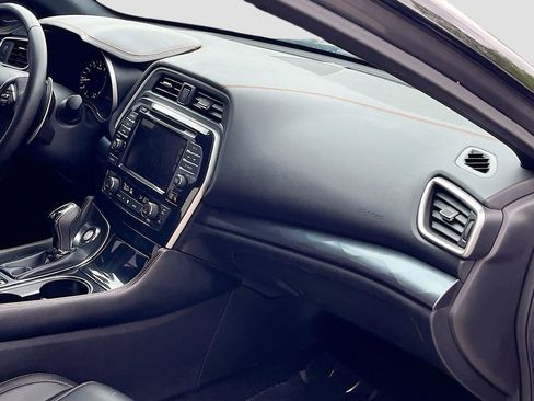 Used 2023 Nissan Maxima SR w/ Sport Mat Group FWD image 31